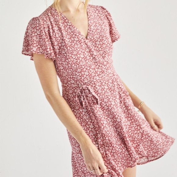 Hollister Pants - Hollister Floral Medium Shorts Romper "wrap dress" Spring Summet Flower
